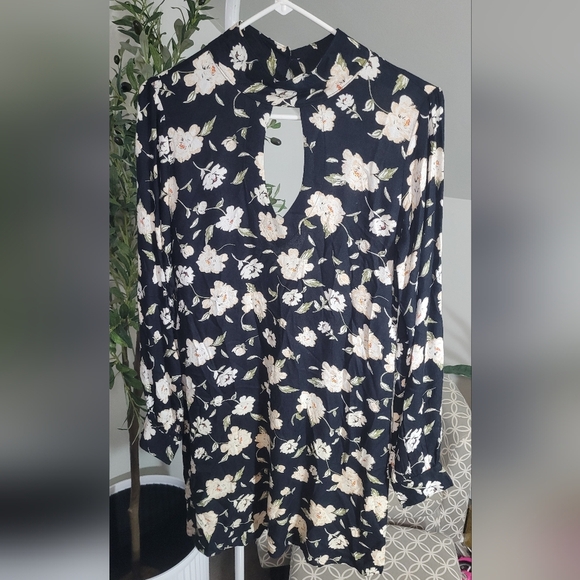ELAN Floral Long Sleeve Dress with Keyhole Size S New - Picture 2 of 4